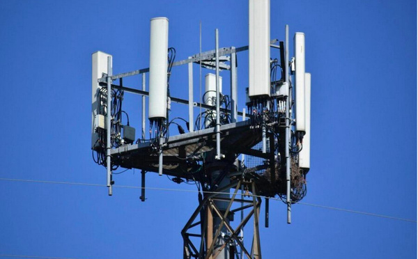 Le déploiement de la 5G, toujours plus déconnecté des dangers